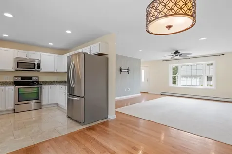 20 Linny Lane Laconia NH 03246