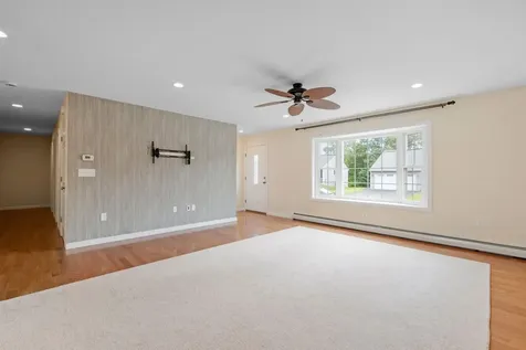 20 Linny Lane Laconia NH 03246