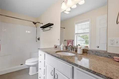 20 Linny Lane Laconia NH 03246