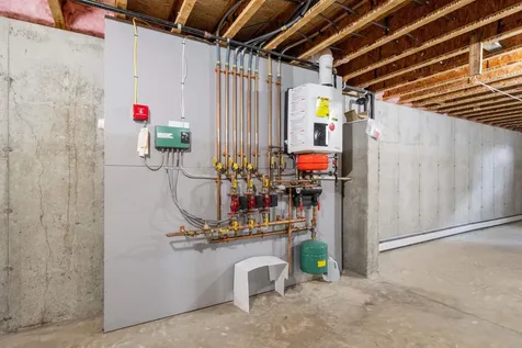 20 Linny Lane Laconia NH 03246