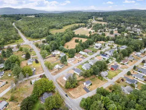 20 Linny Lane Laconia NH 03246