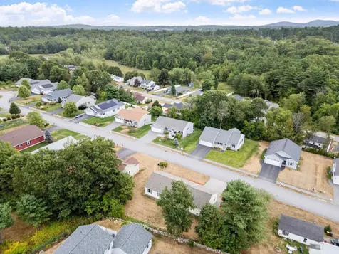 20 Linny Lane Laconia NH 03246