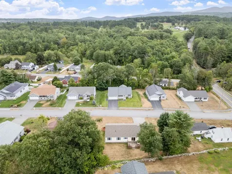 20 Linny Lane Laconia NH 03246