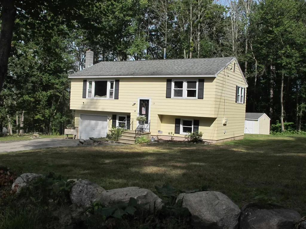 13 Bartley Hill Road Londonderry NH 03053