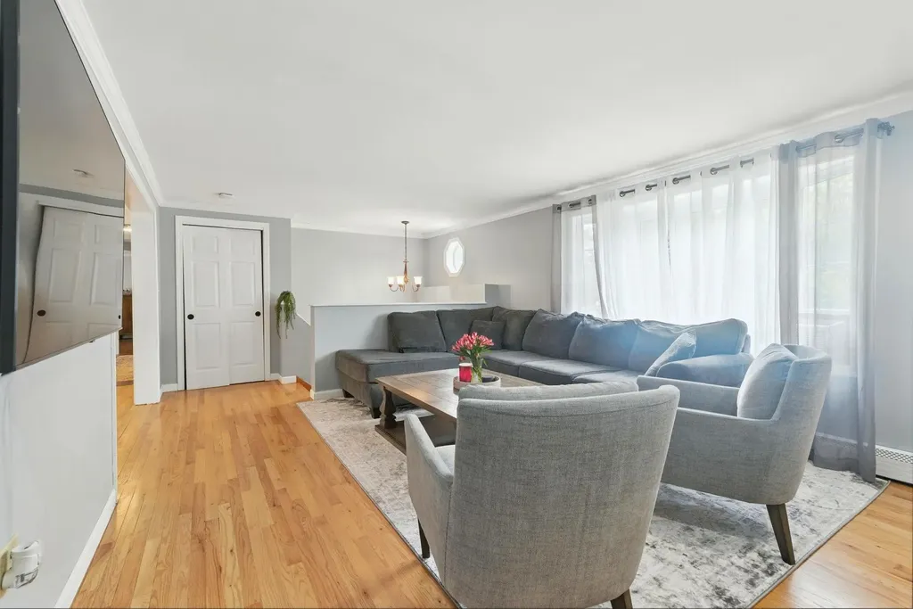 23 Bartlett Street Allenstown NH 03275