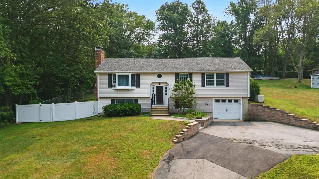 23 Bartlett Street Allenstown NH 03275