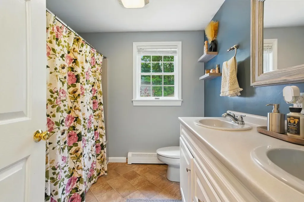 23 Bartlett Street Allenstown NH 03275