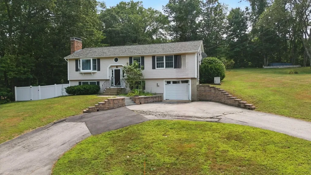 23 Bartlett Street Allenstown NH 03275