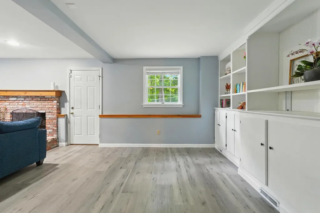 23 Bartlett Street Allenstown NH 03275