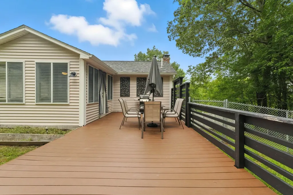 23 Bartlett Street Allenstown NH 03275