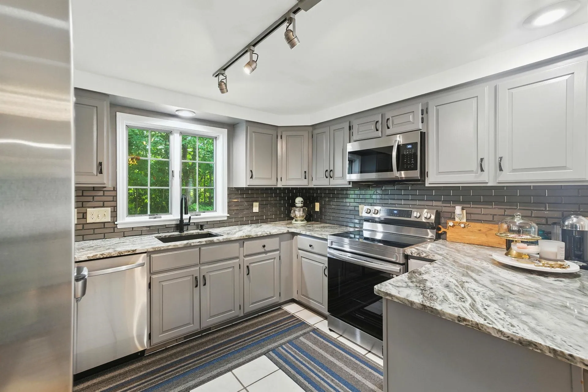 23 Bartlett Street Allenstown NH 03275