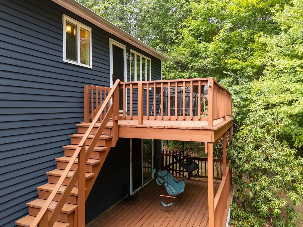 12 Cherokee Drive Epping NH 03042