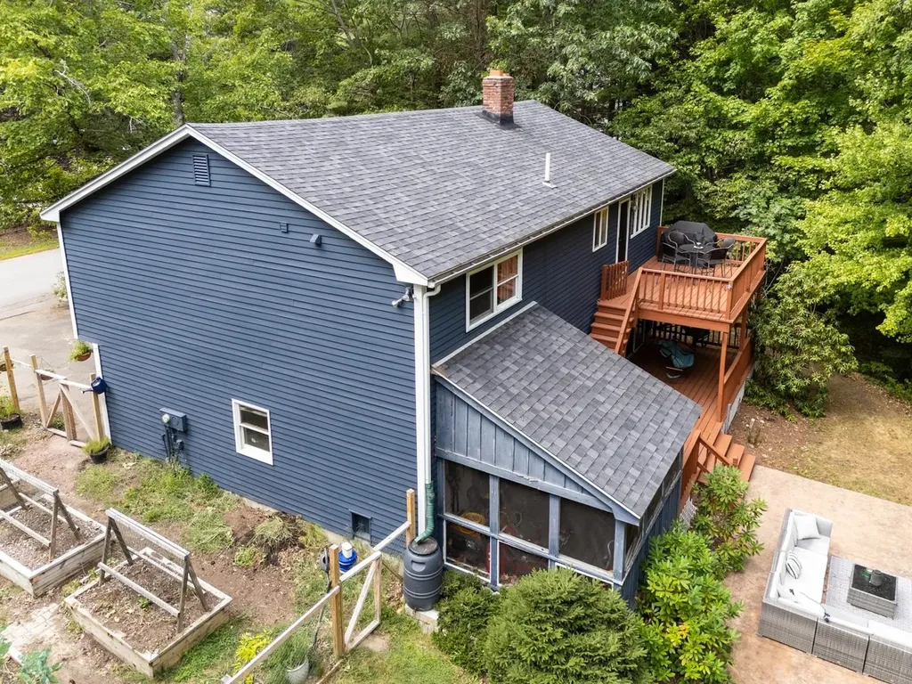 12 Cherokee Drive Epping NH 03042