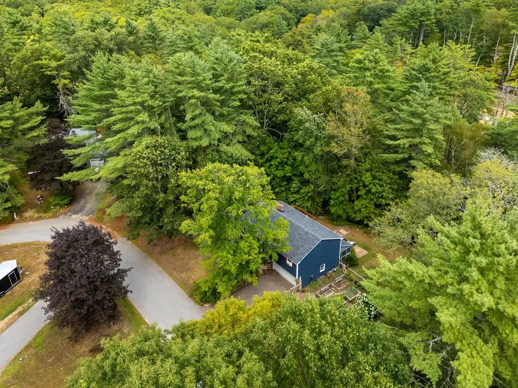 12 Cherokee Drive Epping NH 03042