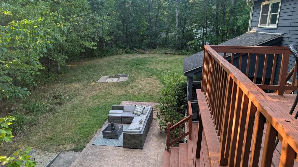 12 Cherokee Drive Epping NH 03042