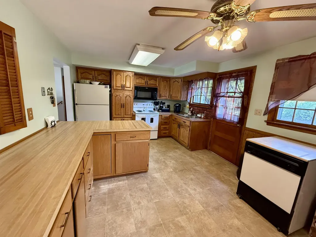 14 Marianna Road Salem NH 03079