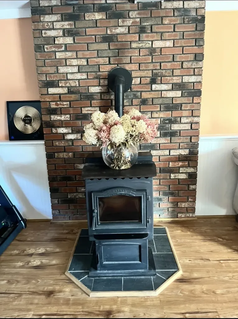 20 Brightview Avenue Rutland City VT 05701