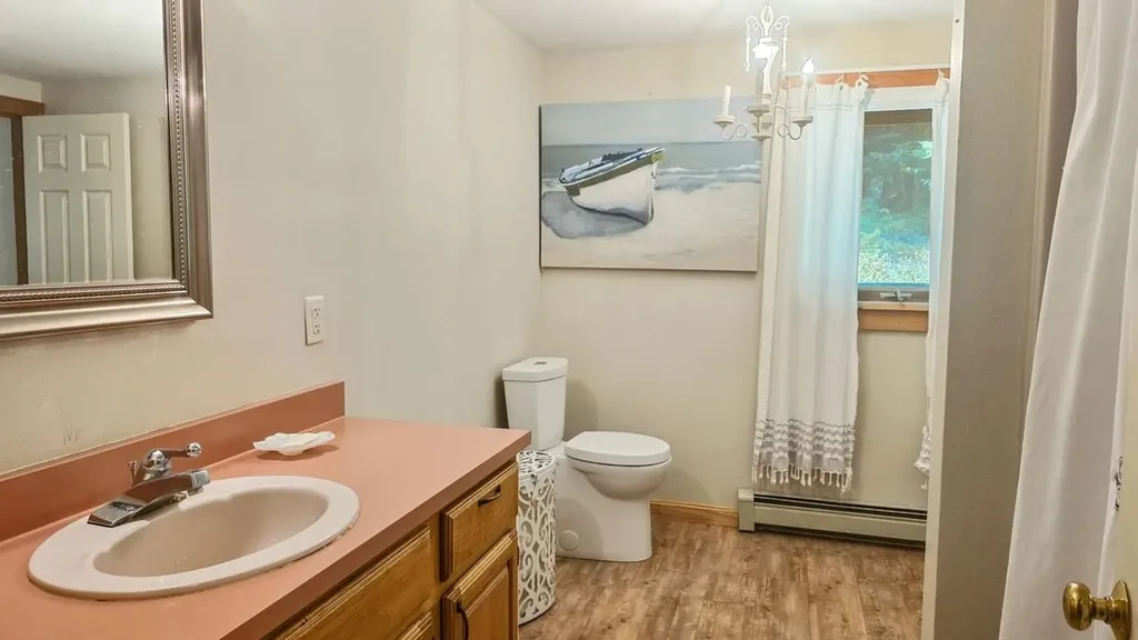 60 Fletcher Lane Hartford VT 05059