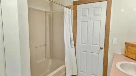 60 Fletcher Lane Hartford VT 05059