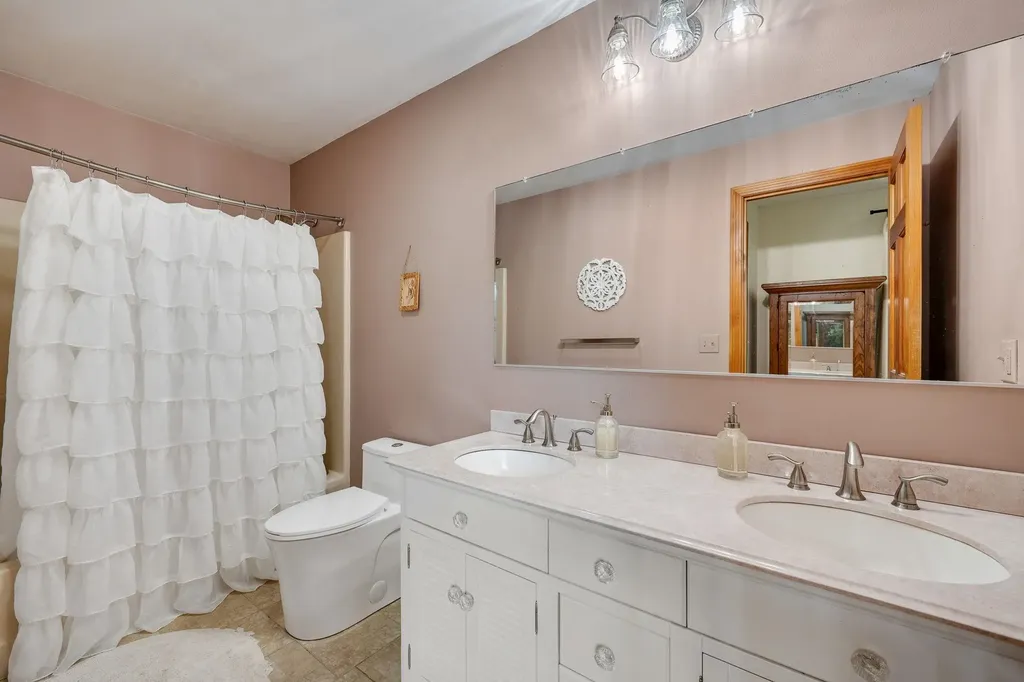 140 Point Ridge Road Berlin VT 05641