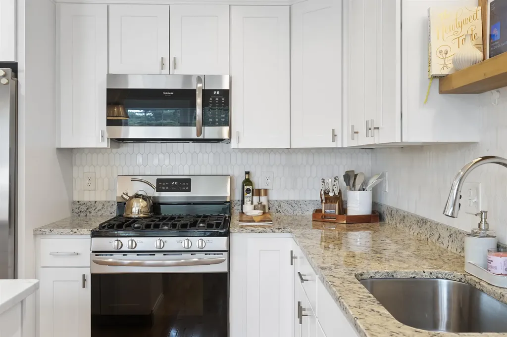 22 Chianti Drive Salem NH 03079