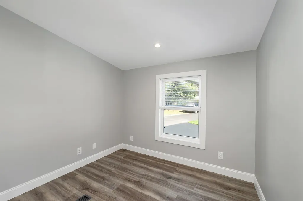 10 Black Forest Road North Hampton NH 03862