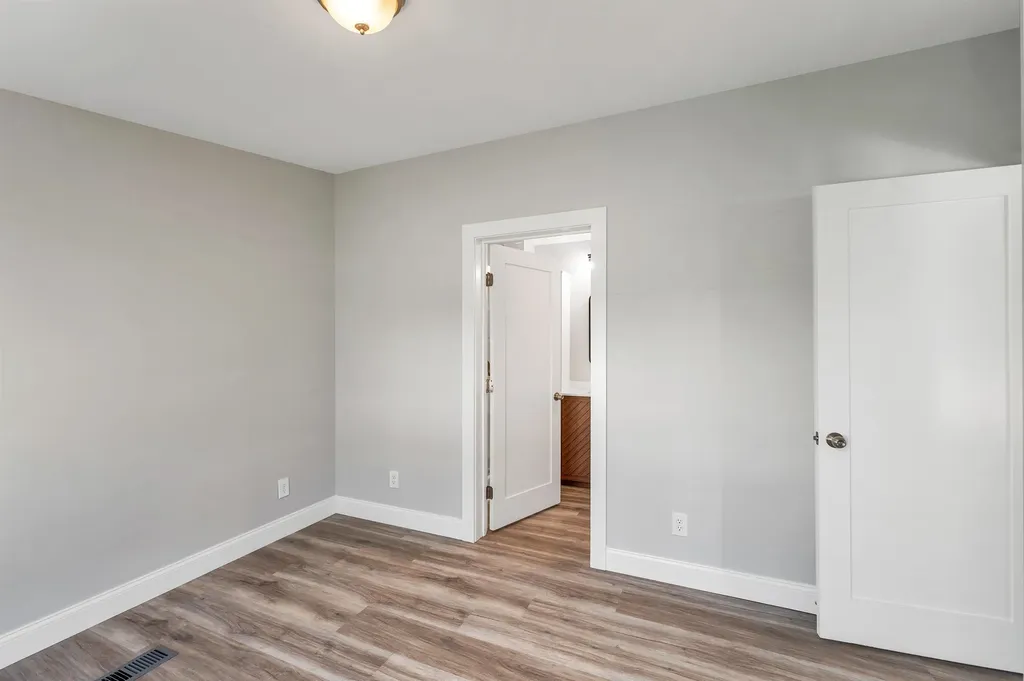 10 Black Forest Road North Hampton NH 03862