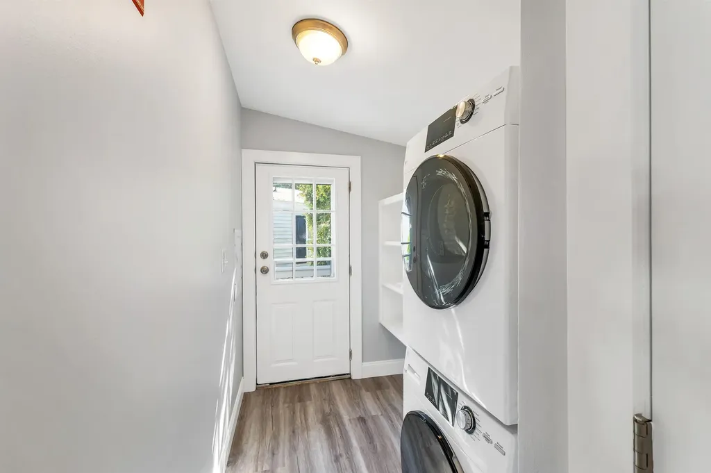 10 Black Forest Road North Hampton NH 03862