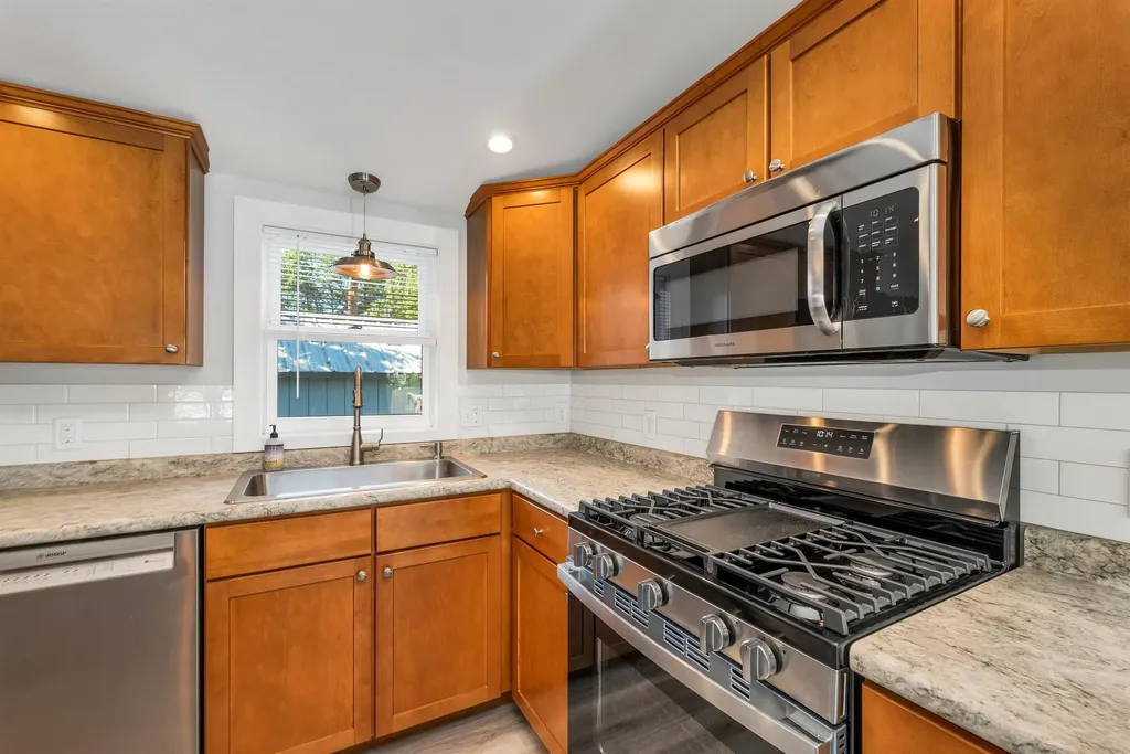 10 Black Forest Road North Hampton NH 03862