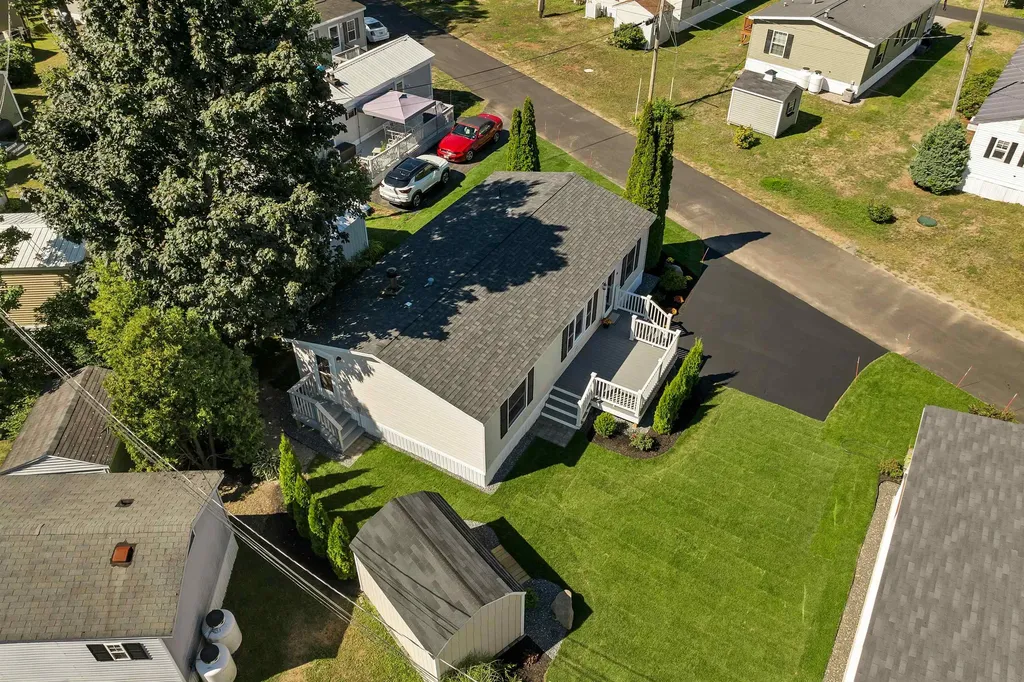 10 Black Forest Road North Hampton NH 03862