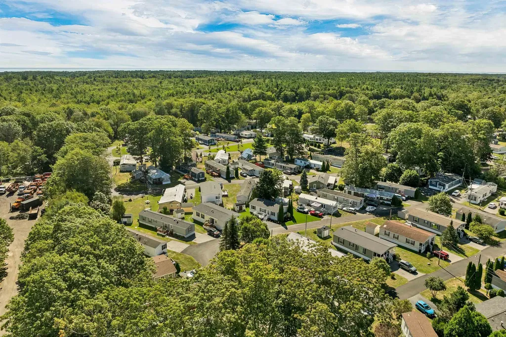 10 Black Forest Road North Hampton NH 03862