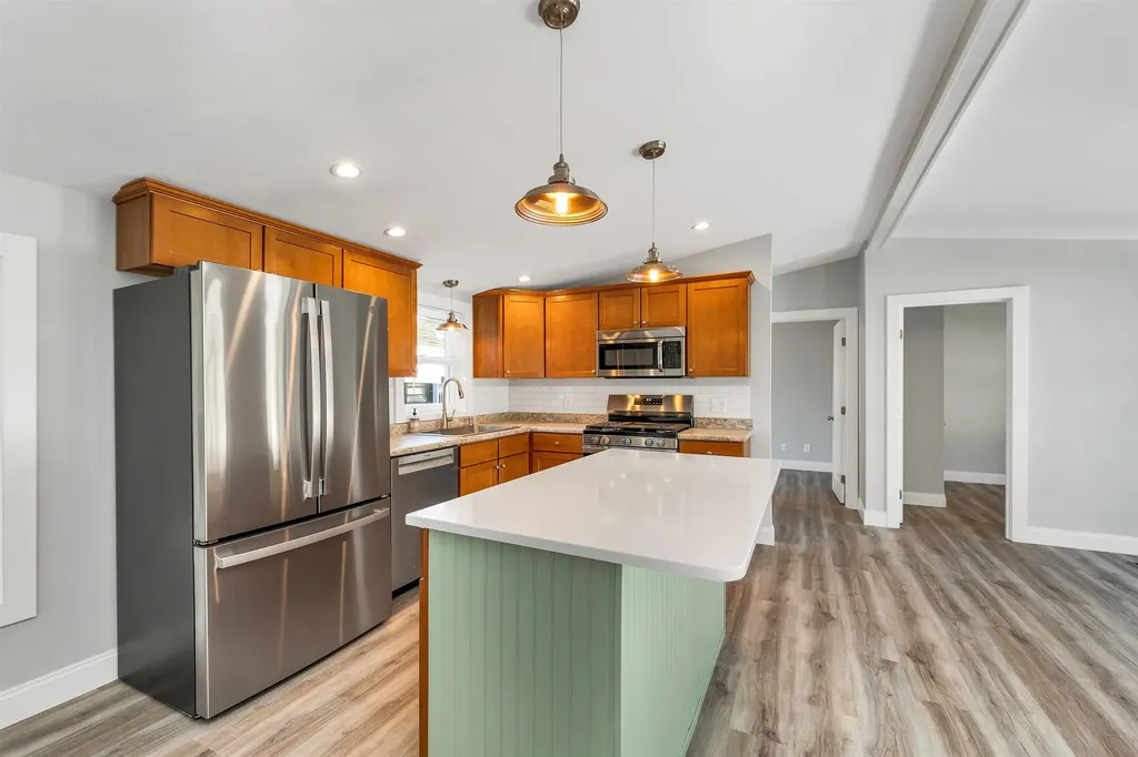 10 Black Forest Road North Hampton NH 03862