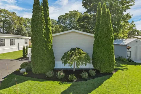 10 Black Forest Road North Hampton NH 03862