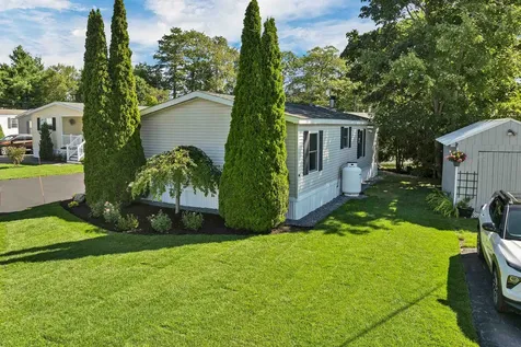 10 Black Forest Road North Hampton NH 03862