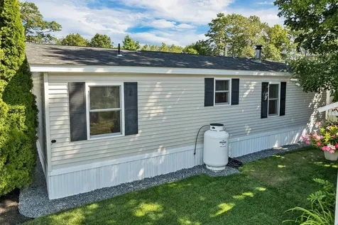 10 Black Forest Road North Hampton NH 03862