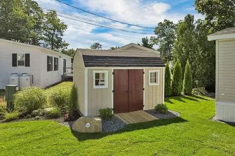 10 Black Forest Road North Hampton NH 03862