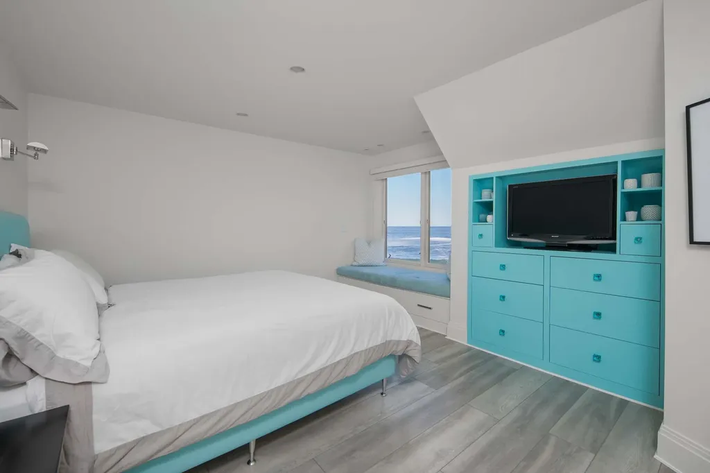 113 Bald Head Cliff Road York ME 03902