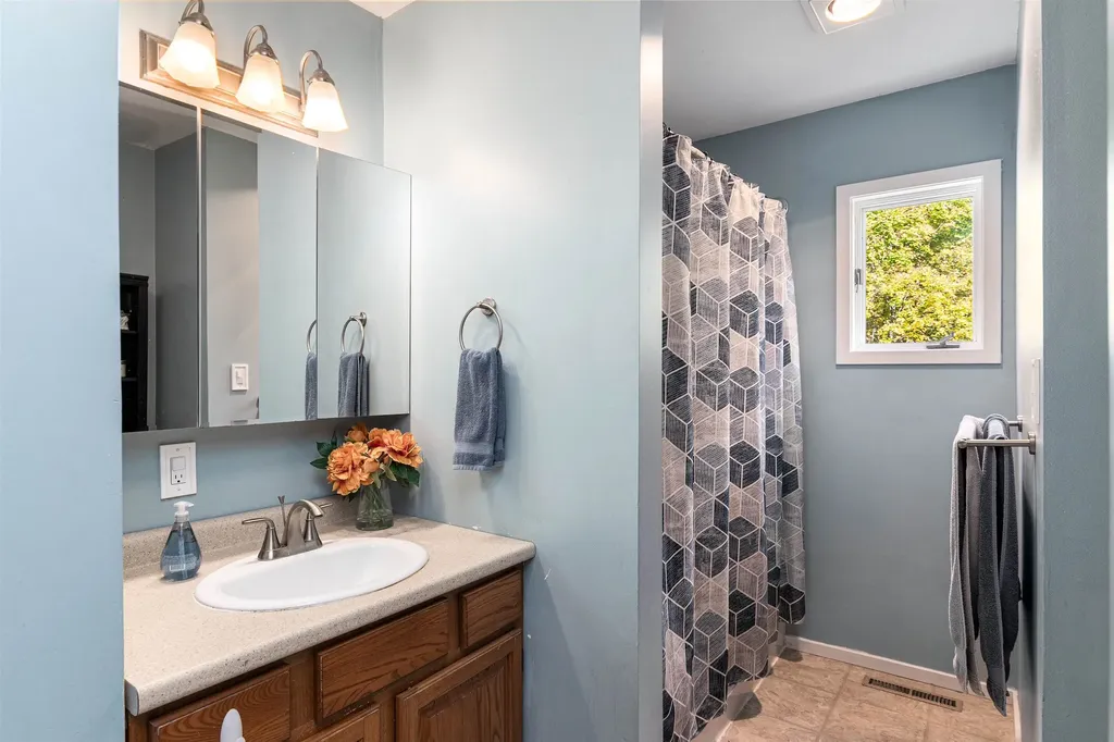 896 East Hill Road Richmond VT 05477