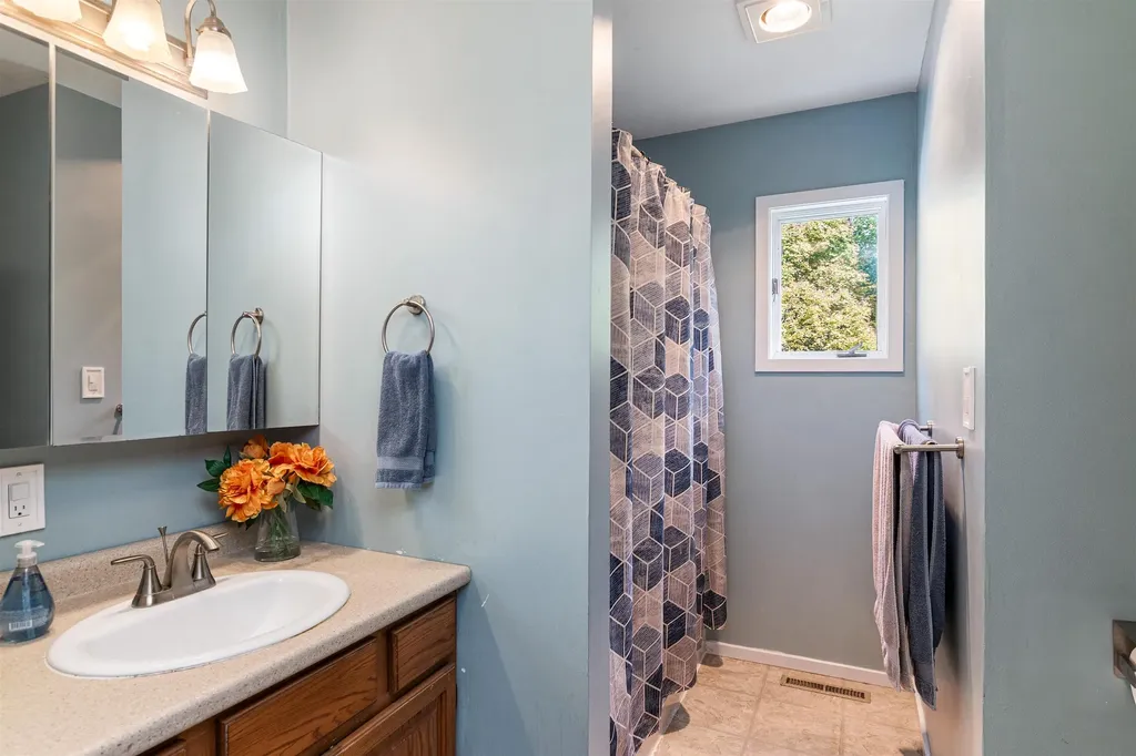 896 East Hill Road Richmond VT 05477