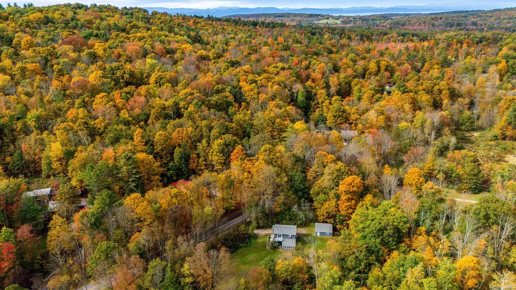 896 East Hill Road Richmond VT 05477