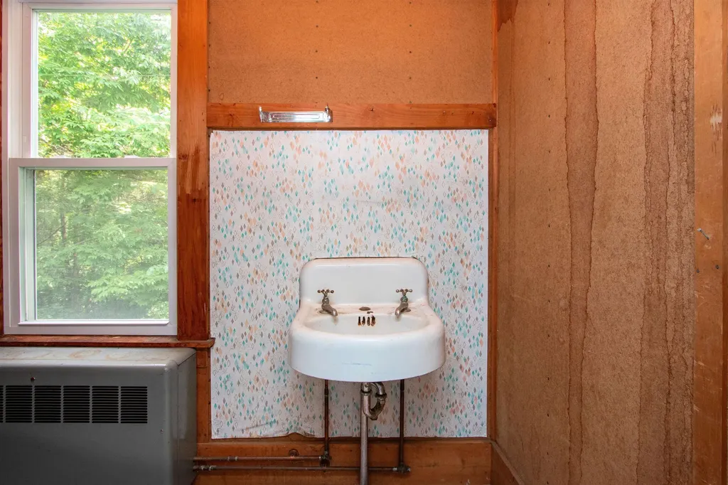 1743 Us Route 5 South Barnet VT 05821