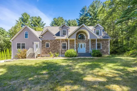 7 Dutton Road Pelham NH 03076