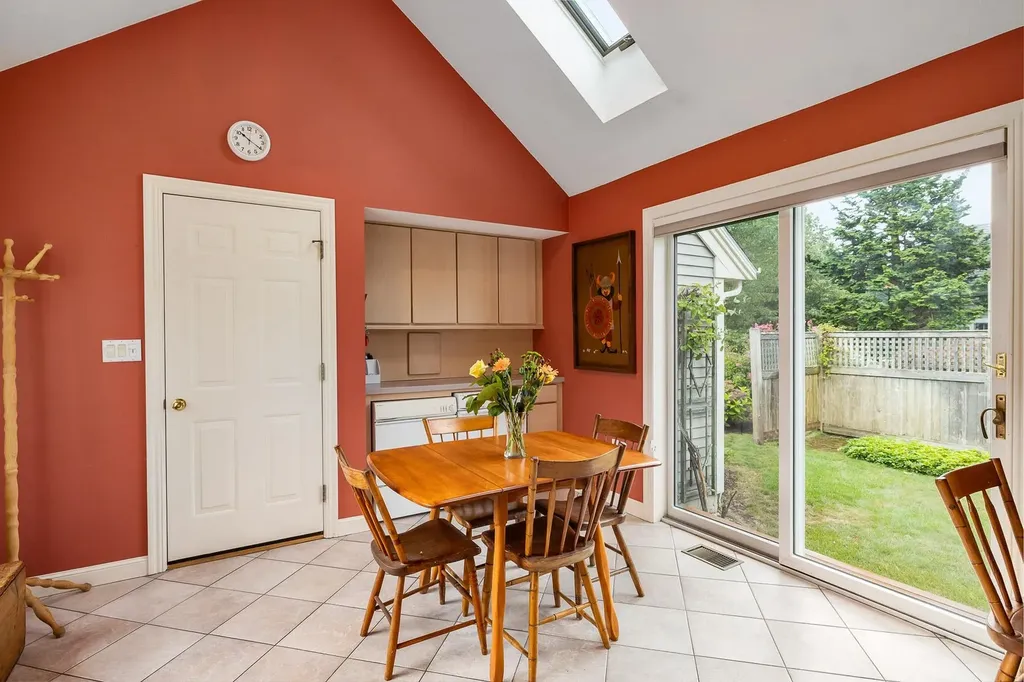 39 Old Bay Road New Castle NH 03854