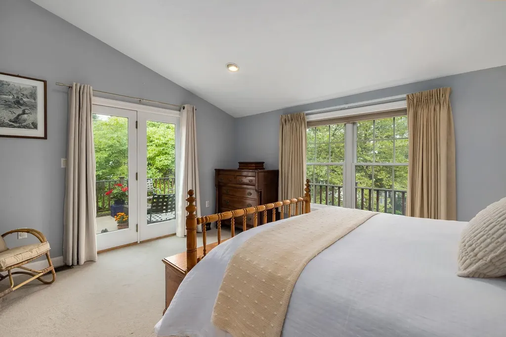 39 Old Bay Road New Castle NH 03854