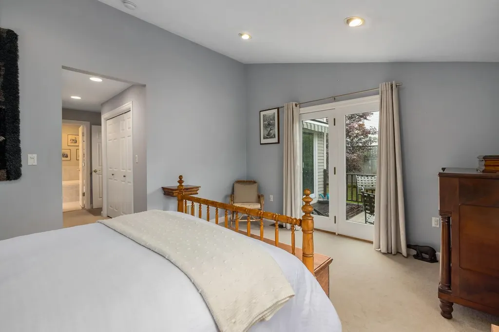 39 Old Bay Road New Castle NH 03854