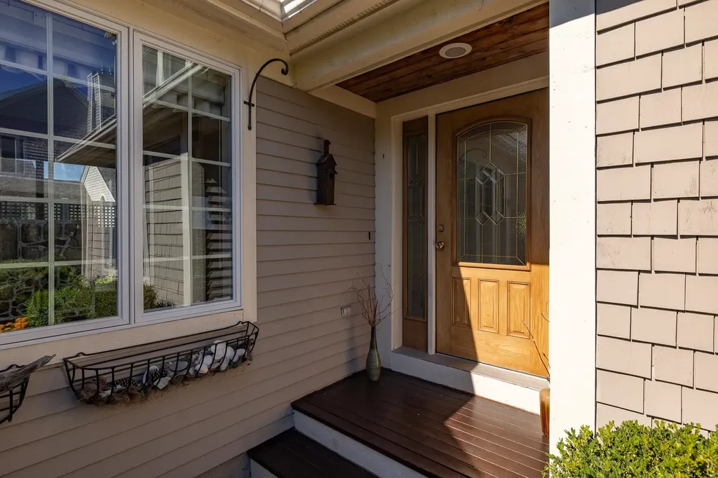 39 Old Bay Road New Castle NH 03854