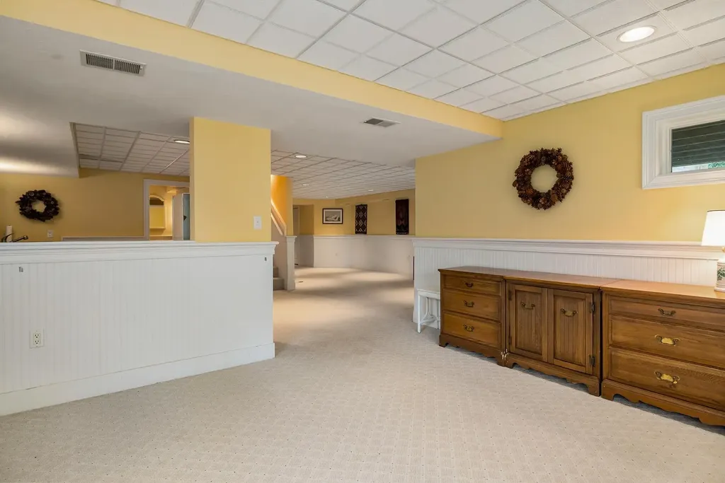 39 Old Bay Road New Castle NH 03854