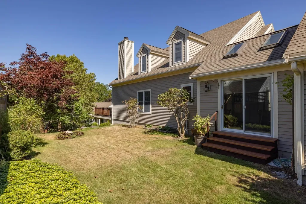 39 Old Bay Road New Castle NH 03854