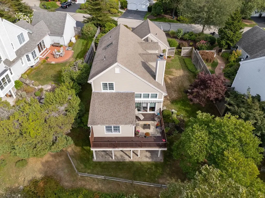 39 Old Bay Road New Castle NH 03854