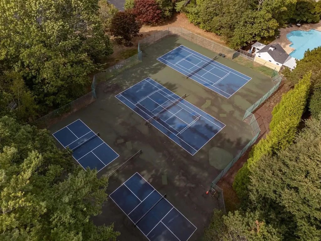 39 Old Bay Road New Castle NH 03854